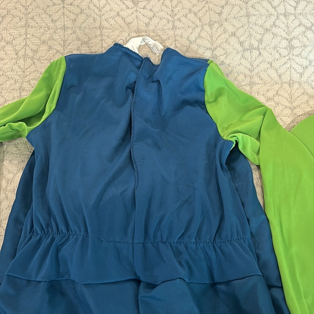 Super Mario Brothers Luigi Costume - size 7/8. Worn once in great condition. - Picture 5 of 8